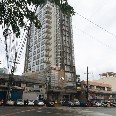 Reddoorz Premium @ West Avenue Quezon City Манила Экстерьер фото